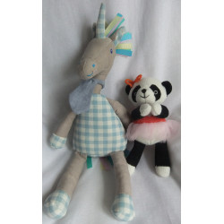 Zwei Depot Kuscheltiere - Depot Stofftier Einhorn und Panda gestrickt mit Tüllrock